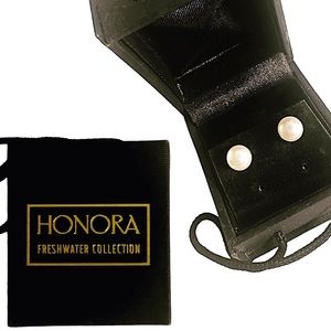 Honora (1990s) Freshwater Collection, Pearl Earrings & Case   “New”